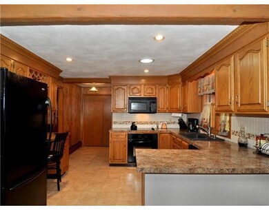 46 Maple Crest Dr, Smithfield, RI 02828 - photo 4