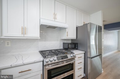 4115 S Four Mile Run Dr unit A, Arlington, VA 22204 - photo 3