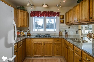 3112 Bettles Bay Loop-large-005-Kitchen-