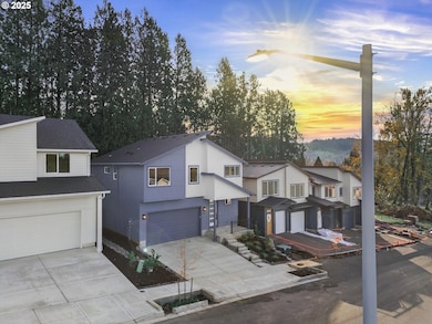 284 NW Mawrcrest Ave, Gresham, OR 97030 - photo 2