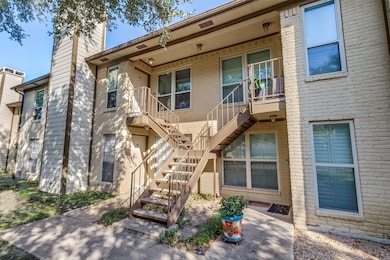 10650 Steppington Dr unit 206, Dallas, TX 75230 - photo 2