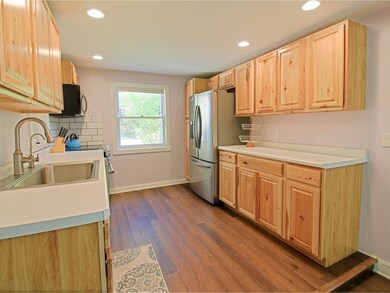 945 Dugway Rd, Richmond, VT 05477 - photo 2