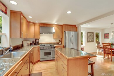 9031 SE 50th St, Mercer Island, WA 98040 - photo 6