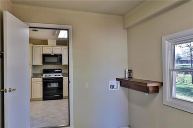 303 NW 17th St, Blue Springs, MO 64015 - photo 6