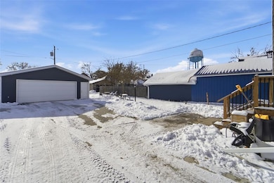 1911 Lucinda St, Perry, IA 50220 - photo 4