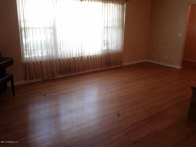 1647 Mount Vernon Dr, Jacksonville, FL 32210 - photo 4