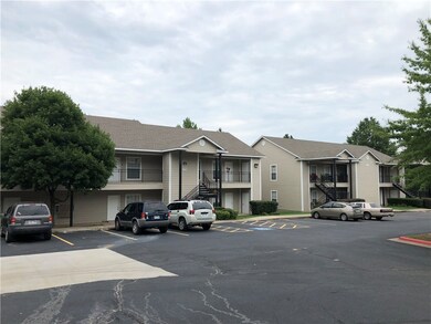 1790 N Gregg Ave unit 4, Fayetteville, AR 72703 - photo 2