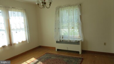 519 E Baltimore St, Taneytown, MD 21787 - photo 3