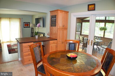 2529 Oakhampton Place, Herndon, VA 20171 - photo 6