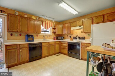 161 Chartwood Dr, Harrisburg, PA 17111 - photo 4