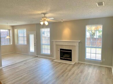 6116 Shady Cove Ct, North Richland Hills, TX 76180 - photo 2