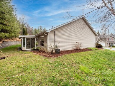 122 Wiltshire Cir, Fletcher, NC 28732 - photo 2