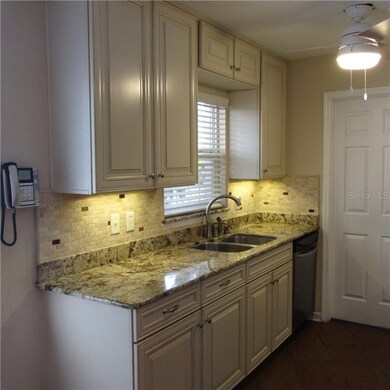 quality cabinets/Granite/tile backsplash