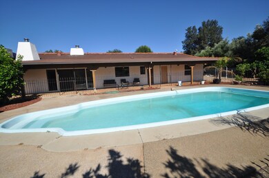 Pool d