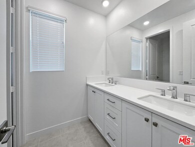 27107 W Scrub Oak Ct, Valencia, CA 91355 - photo 7