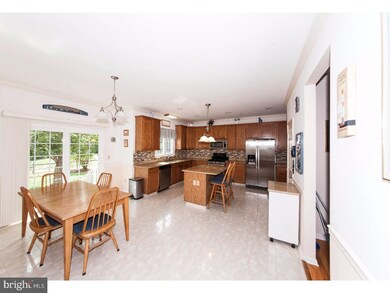 19 Marshall Ct, Plainsboro, NJ 08536 - photo 4