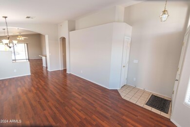 449 N Windsor (11)-min