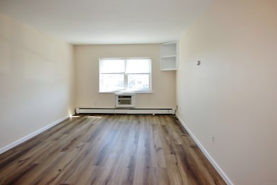 43 Crescent St unit 11, Stamford, CT 06906 - photo 5