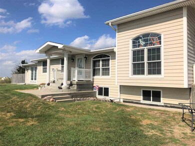 7858 W Buckboard Rd, North Platte, NE 69101 - photo 2