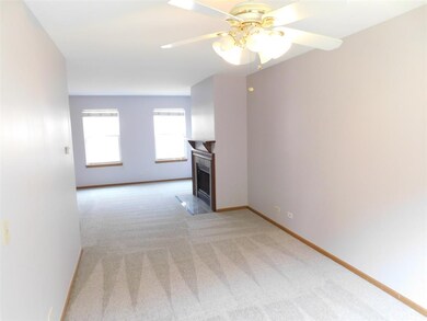 831 Perry Dr, Algonquin, IL 60102 - photo 5