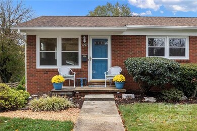 Walkable West Asheville Rancher with a flexible fl