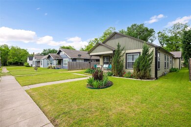 707 N Sherman St, Ennis, TX 75119 - photo 2