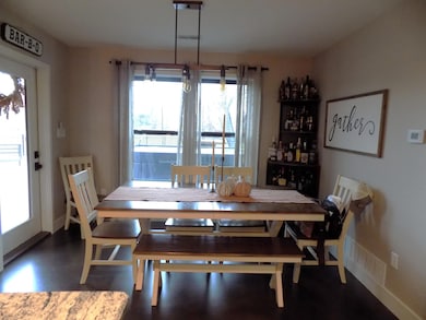 805 Lockport Dr, Centralia, MO 65240 - photo 6