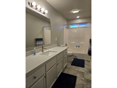 1103 E Second Ave, Sutherlin, OR 97479 - photo 6