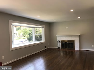 2048 Haycock Rd, Falls Church, VA 22043 - photo 3