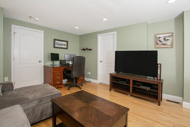 522 E 3rd St unit 1, Boston, MA 02127 - photo 5