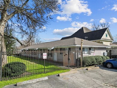 234 Cortlandt St unit 2, Houston, TX 77007 - photo 2