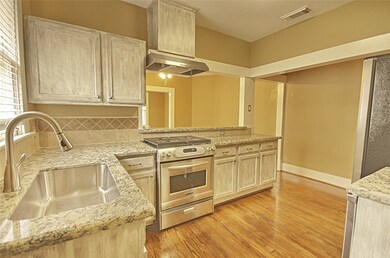 948 Pecore St, Houston, TX 77009 - photo 4