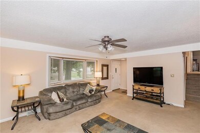 6828 Switzer Ln, Shawnee, KS 66203 - photo 2