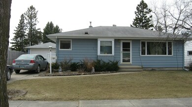 1614 S 16th St, Grand Forks, ND 58201 - photo 2