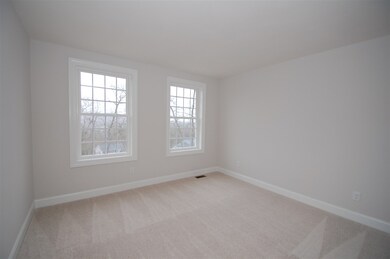 114 Brookview Dr, Hooksett, NH 03106 - photo 3