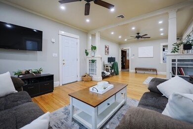 8 Enid St, Worcester, MA 01604 - photo 3