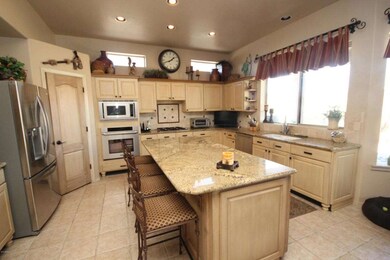 3230 N Stone Gully Cir