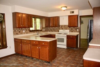 21 Constitution Dr, Leonardo, NJ 07737 - photo 6