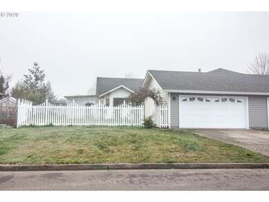 304 Jade St, Sutherlin, OR 97479 - photo 3