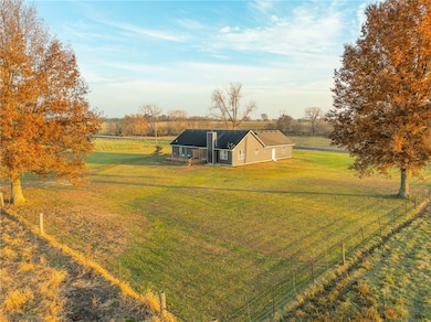 1260 NW State Route Tt, Butler, MO 64730 - photo 4