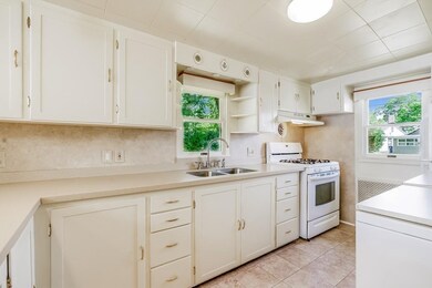 28 Circuit Ave, Wareham, MA 02571 - photo 5