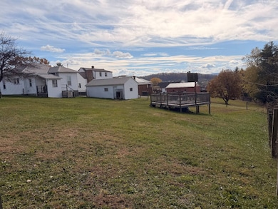 711 N Wickham Ave, Princeton, WV 24740 - photo 5