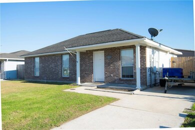 2725 Bayou Carencro Dr, Marrero, LA 70072 - photo 2