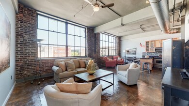 1301 Market St Chattanooga TN 37402 (15