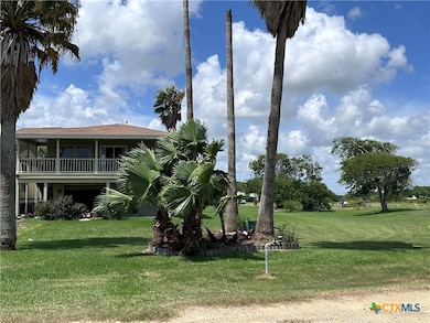 303 Bay Ave