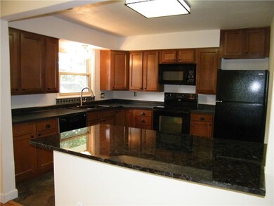 1608 Weslow Ct, Anderson, IN 46011 - photo 2