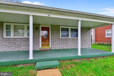 19 Compression Ct, Middle River, MD 21220 - photo 3