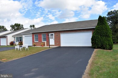 2432 Mccleary Dr, Chambersburg, PA 17201 - photo 2