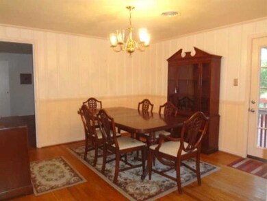 Dining Room. 4