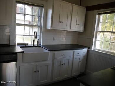 110 Pear Alley, Milford, PA 18337 - photo 3